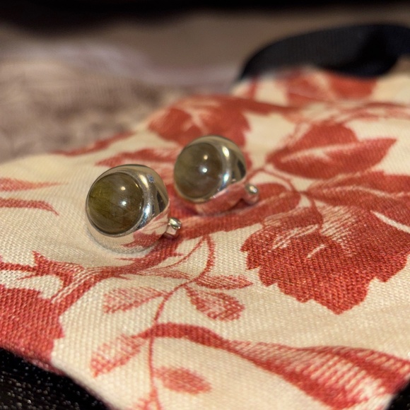 Beautiful green stone earrings - Picture 2 of 3